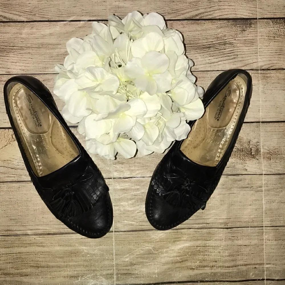 Santoni Black Leather Loafers Tassel Detail